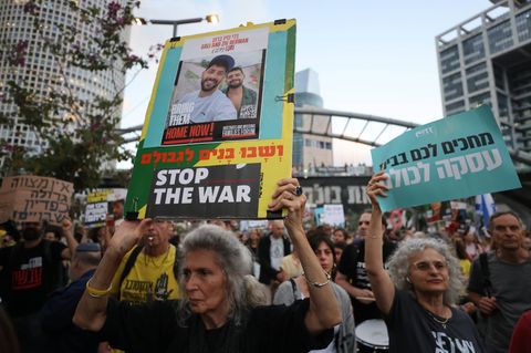 Israelis demonstrieren in Tel Aviv gegen den Kurs von Benjamin Netanjahu