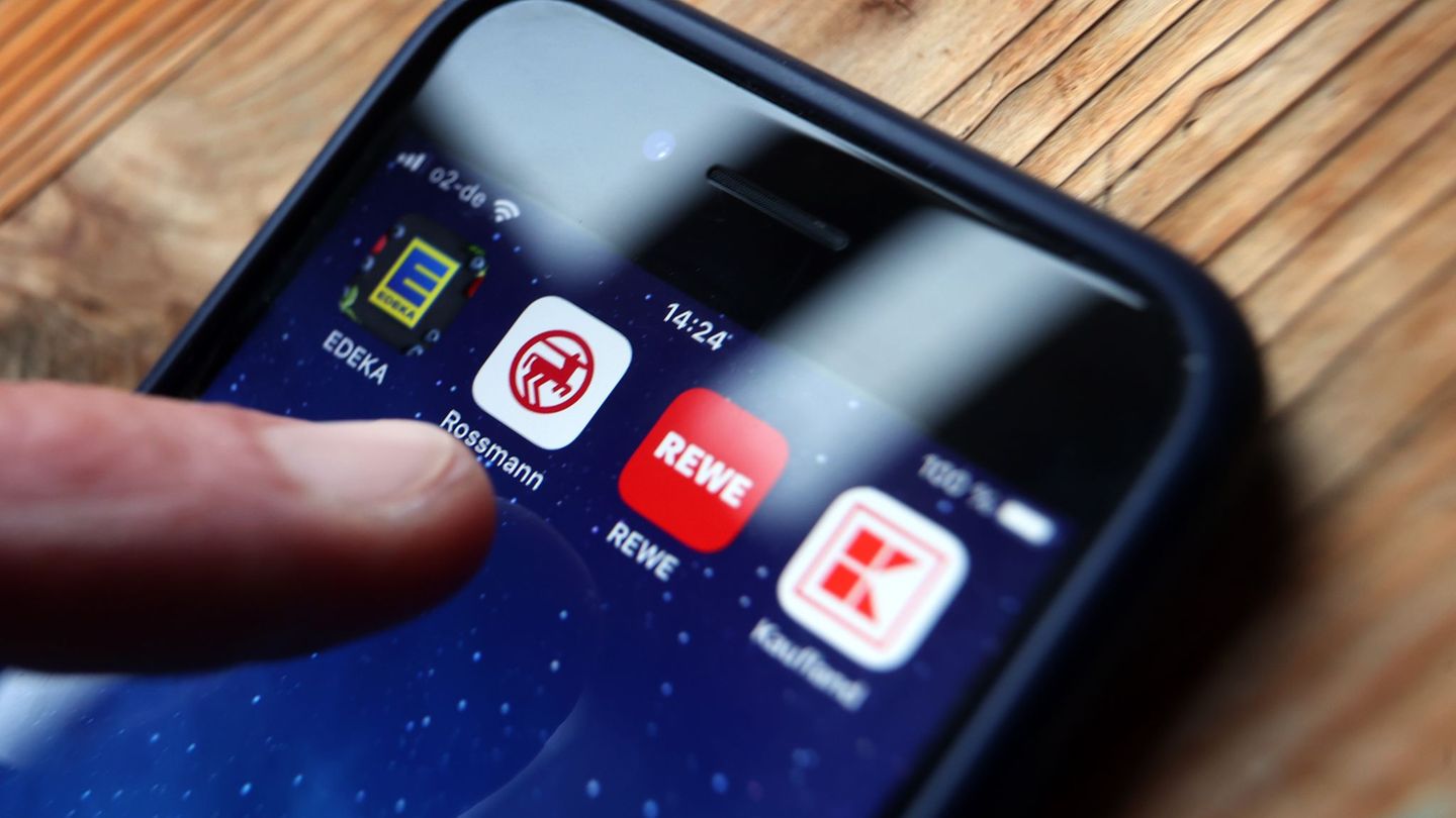 Shopping: Comparison: Customers save little with loyalty apps when shopping