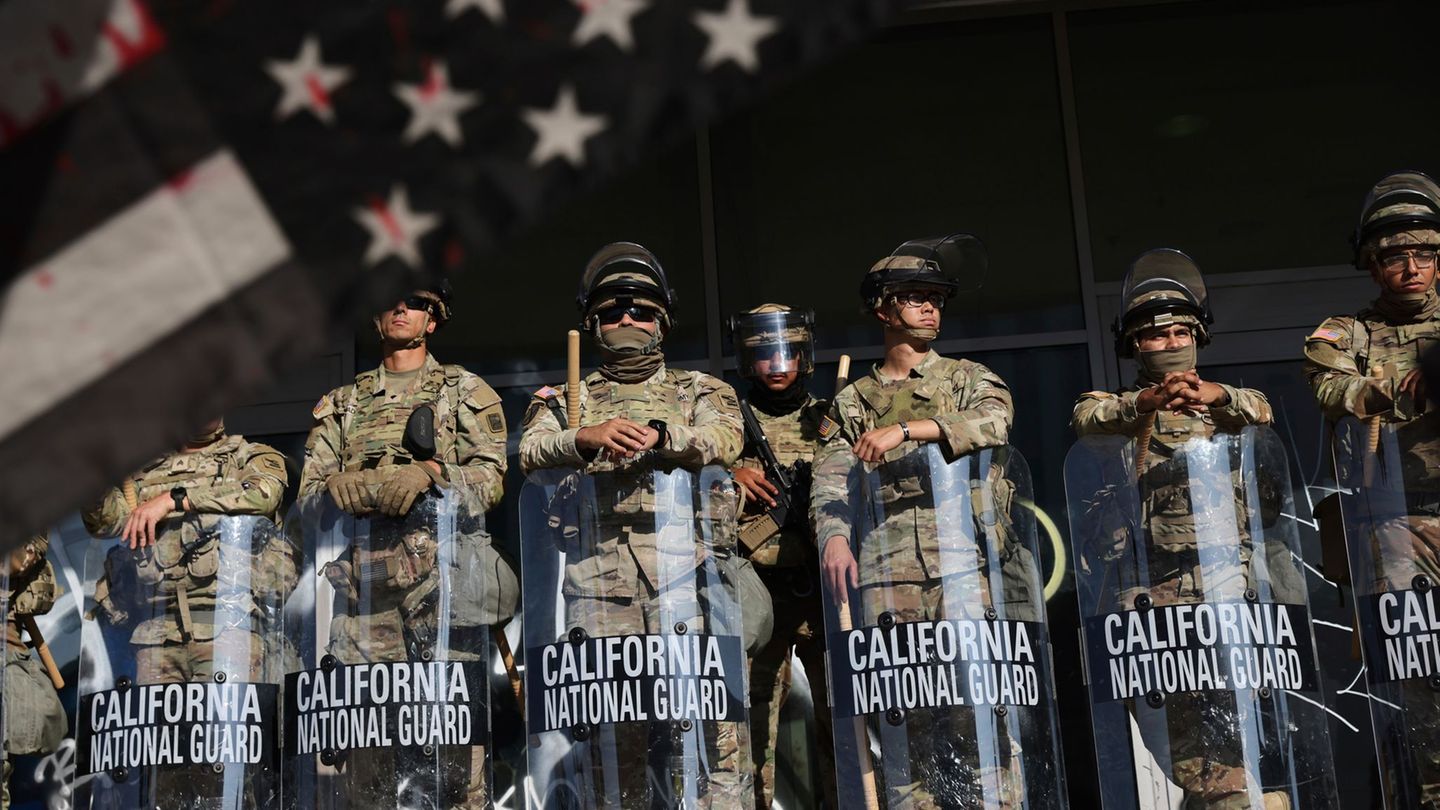 Protests in California: mostly peaceful protests in LA – and even more soldiers