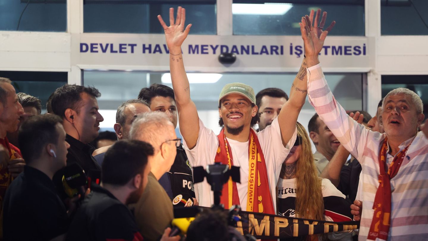 Fu-ball-San-in-Istanbul-begeistert-empfangen-Freue-mich-mega-