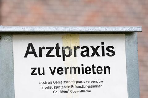 Ärztemangel: Ausländische Medizinstudenten sollen zunächst in Deutschland bleiben