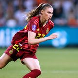 Aktuell konzentriert sich Brand nur auf den Fußball – und das sehr erfolgreich. Doch auch sie will sich ein weiteres Standbein aufbauen: "Im Moment habe ich nur Fußball. Ich will aber auf jeden Fall studieren, ich muss noch überlegen, was es genau wird", sagte sie 2022