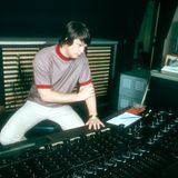 Brian Wilson sitzt am Mischpult im Studio bei den Aufnahmen von "Pet Sounds"