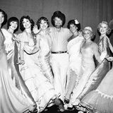 Brian Wilson am Broadway mit der Chorus-Line des Musicals "42nd Street"