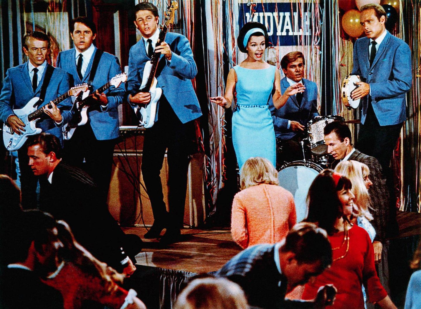 Brian Wilson und die Beach Boys treten im Film "Eine Uni voller Affen" auf