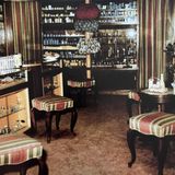 Verkaufsräume der „Parfümerie Douglas“, ca. 1953