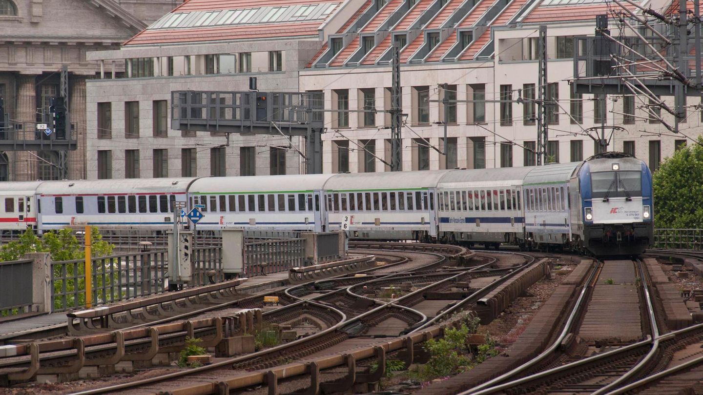 Berlin – Warschau Berlin Berlin – Warschau