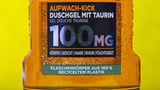 Eine Flasche mit Duschgel, die vollständig aus recyceltem Plastik hergestellt wurde