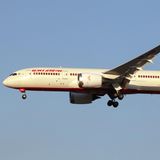 Dieses Flugzeug vom Boeing 787 Dreamliner der Air India ist in Ahmedabad im indischen Bundesstaat Gujarat abgestürzt (Aufnahme von 2017 in Mailand)