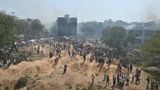 Die Absturzstelle kurz hinter dem Sardar Vallabhbhai Patel International Airport im westlichen indischen Bundesstaat Gujarat