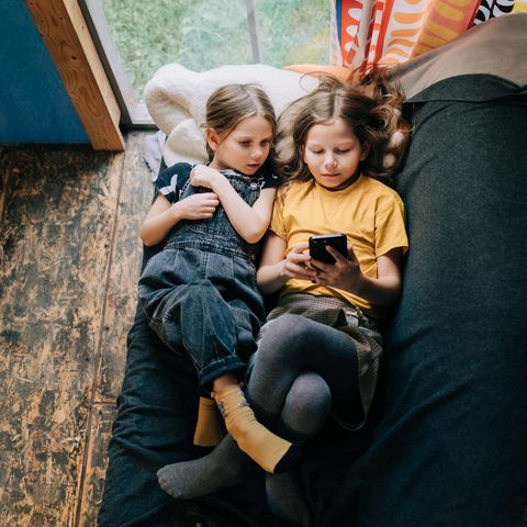 Zur Generation Alpha zählen Kinder und Jugendliche, die zwischen den Jahren 2010 und 2025 geboren wurden