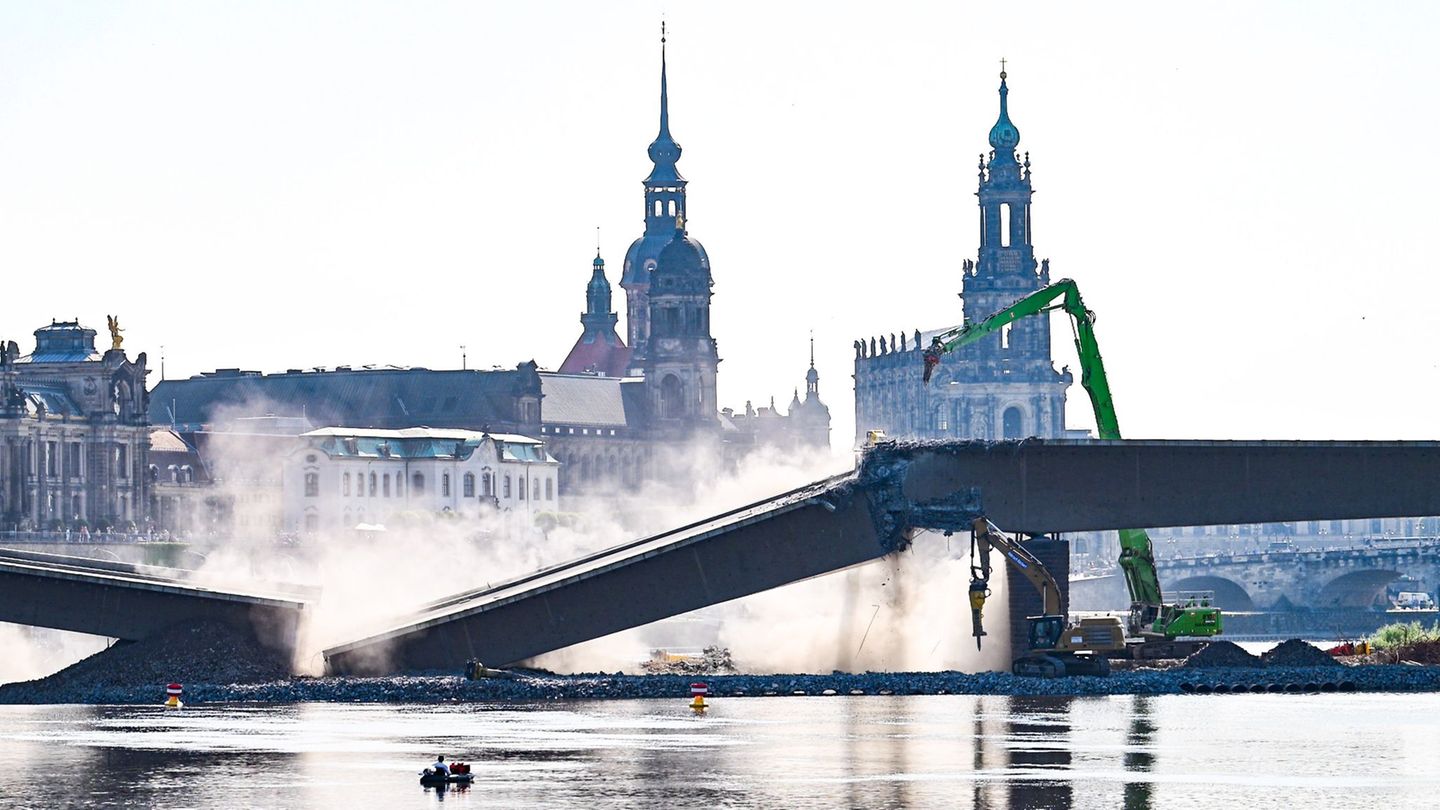 Br-ckenabriss-in-Dresden-Abbruch-der-Carolabr-cke-Weiterer-Br-ckenzug-gefallen