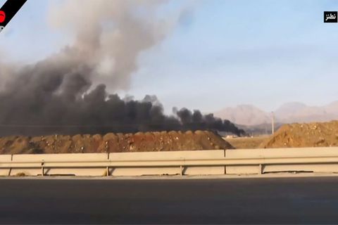 Rauch nach Angriff auf iranische Atomanlage Natans