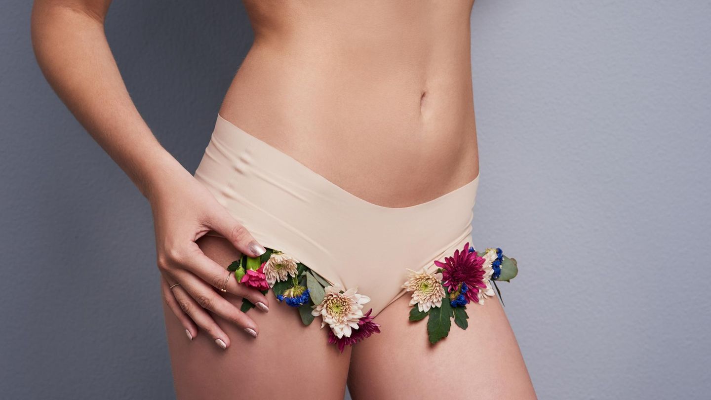 Women’s razor for intimate area, body and legs with a 54 percent discount