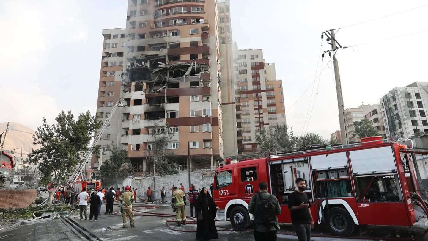 Zerstörtes Gebäude in Teheran