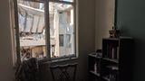 Blick auf ein zerstörtes Haus in Teheran