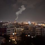 Rauch über Teheran in den Morgenstunden