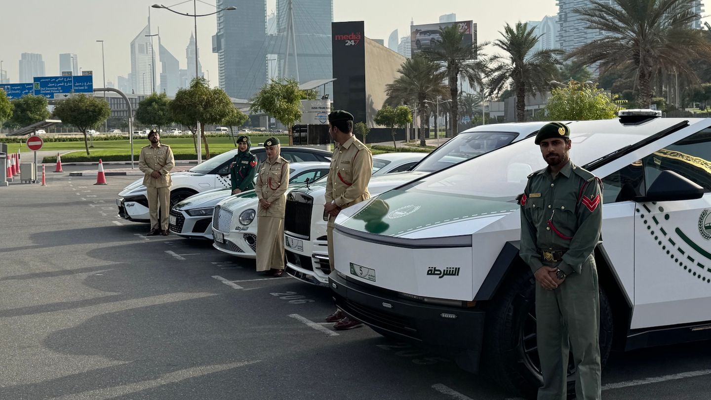 Autoszene Dubai: Wenn die Polizei Rolls-Royce fährt | STERN.de