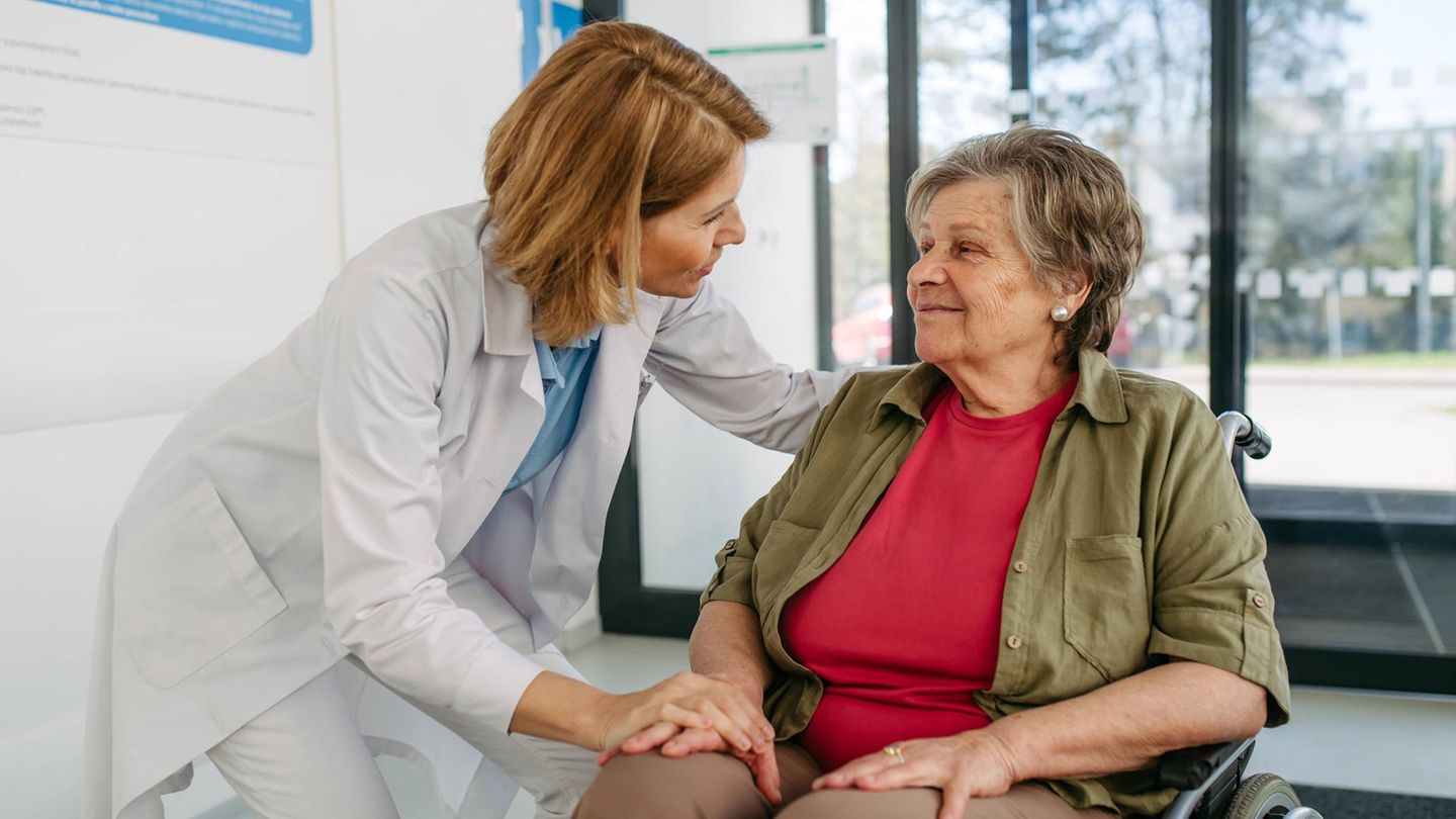 Wir nennen Ihnen ausgezeichnete Rehakliniken für geriatrische Erkrankungen