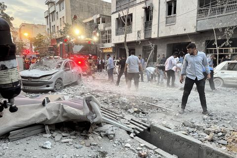 Angriff auf den Erzfeind: Israel zielt ins Herz des iranischen Regimes