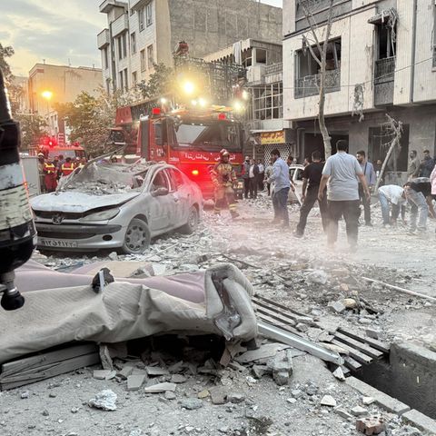 Attack on the arch enemy: Israel aims at the heart of the Iranian regime