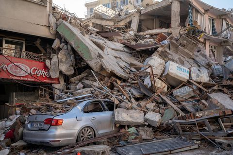 Erdbeben zerstörtes Gebäude in der türkischen Stadt Hatay