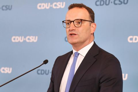 CDU/CSU-FraktionsvorsitzenderJens Spahn hat sich für die Wiedereinführung der Wehrpflicht ausgesprochen