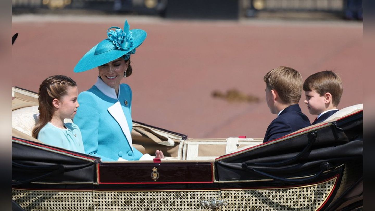 Princess Kate at “Trooping the Color”: she shines in Turquoise and honors the Queen