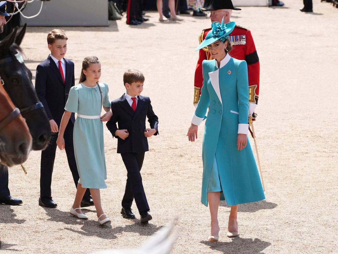Prinzessin Kate mit ihren drei Kindern