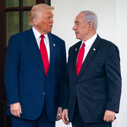 US President Trump and Israel's Premier Netanyahu at a meeting in the White House in April