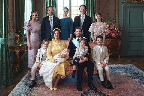 Taufe von Prinzessin Ines: Eine der offiziellen Fotos zeigt die Familie mit den Paten