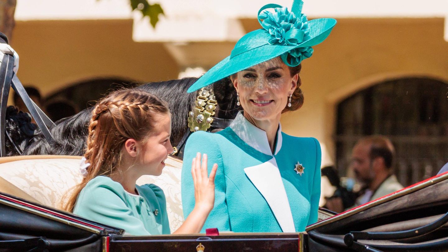 Princess Kate beams at “Trooping the Color” parade in Turquoise
