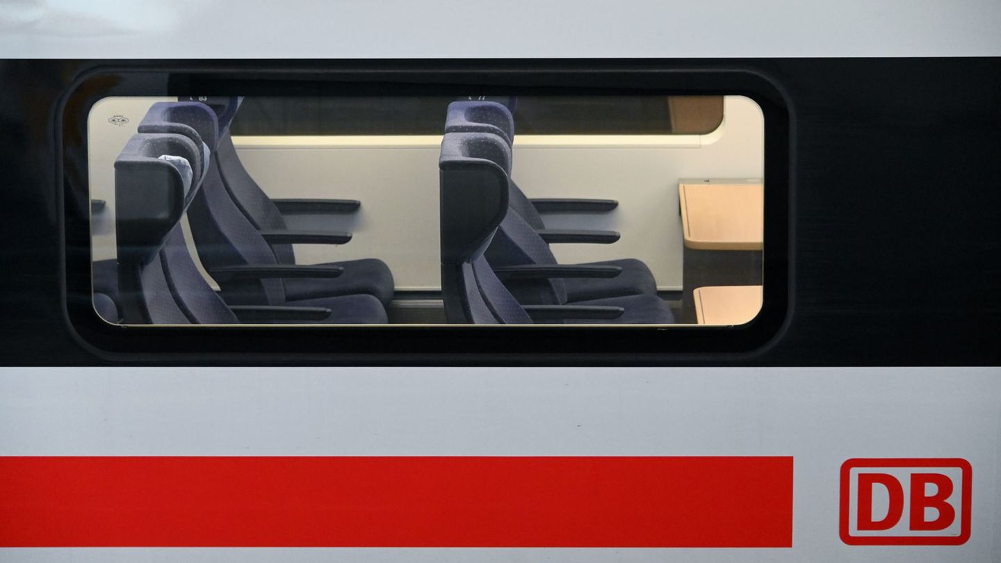 Small timetable change: no more family reservations on the train