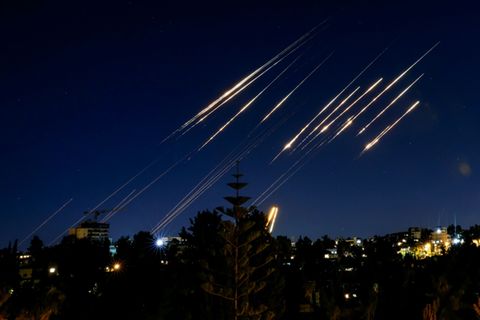 Vom Iran abgefeuerte Raketen über Jerusalem