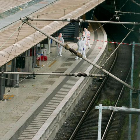 Spurensicherung nach der Messerattacke am Hamburger Hauptbahnhof