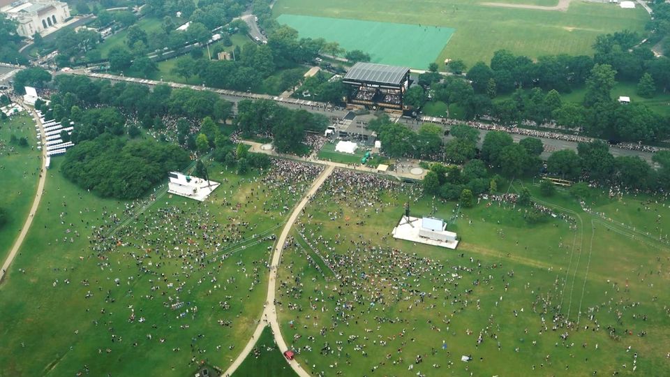 Trump-Parade lockt deutlich weniger Menschen als erwartet Trump-Parade lockt deutlich weniger Menschen als erwartet