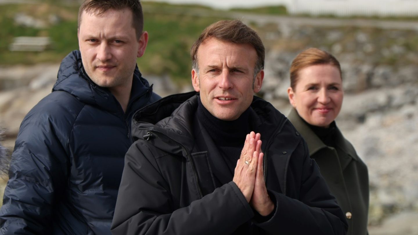 Macron (M.) mit Nielsen (l.) und Frederiksen in Nuuk