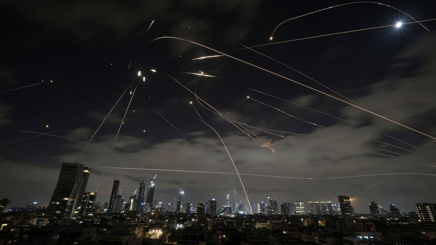 Location at an overview: blows against Iran’s power car – rockets on Israel