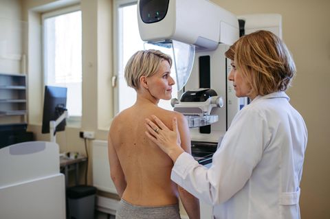 Wir nennen Ihnen ausgezeichnete Kliniken im Bereich Brustkrebs
