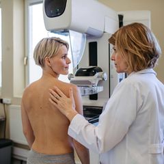 Wir nennen Ihnen ausgezeichnete Kliniken im Bereich Brustkrebs
