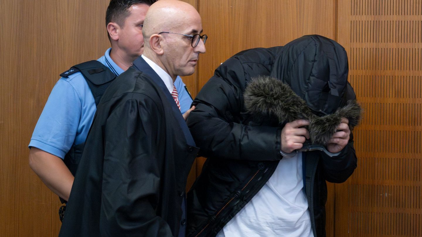 War crimes: lifelong imprisonment in torture process against Syrian doctor