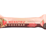 Ein veganer Schokoriegel, der Menstruationsbeschwerden vorbeugen kann? Das suggeriert der Verweis des Herstellers InnoNature auf die enthaltenen Nährstoffe Eisen und Vitamin B6 sowie das vermeintliche Superfood Maca. Foodwatch hält das für "irreführendes Zyklus-Wohlfühl-Marketing". Ein leichter Eisenmangel während der Menstruation könne mit natürlichen Lebensmitteln kompensiert oder beim Arzt abgeklärt werden. 3,90 Euro für einen 38-Gramm-Riegel mit 36 Prozent Zucker sind jedenfalls ein stolzer Preis. Eine Eisentablette kostet 13 Cent.