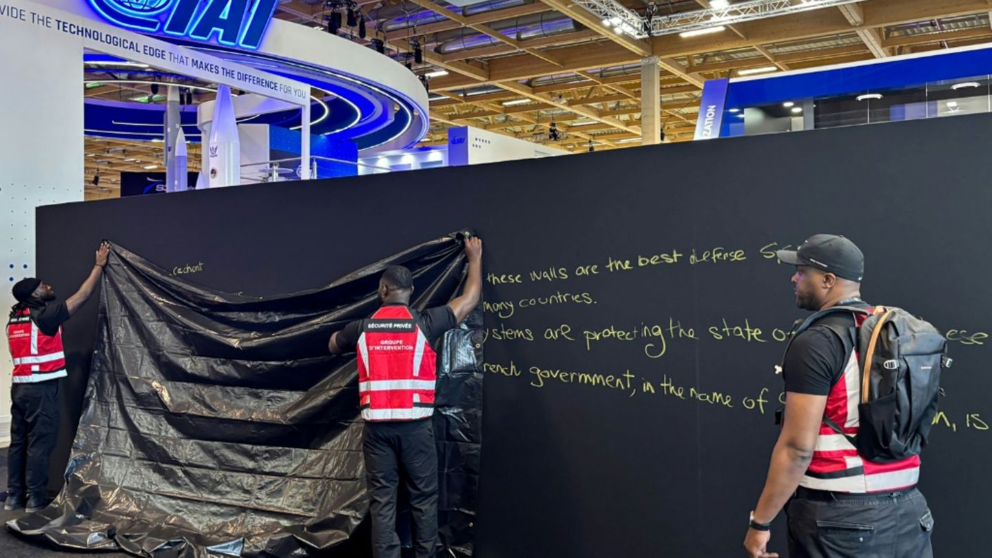 Israelische Aussteller auf Luft- und Raumfahrtmesse in Le Bourget abgesperrt