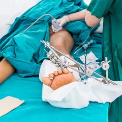 Wir nennen Ihnen ausgezeichnete Kliniken im Bereich Fußchirurgie