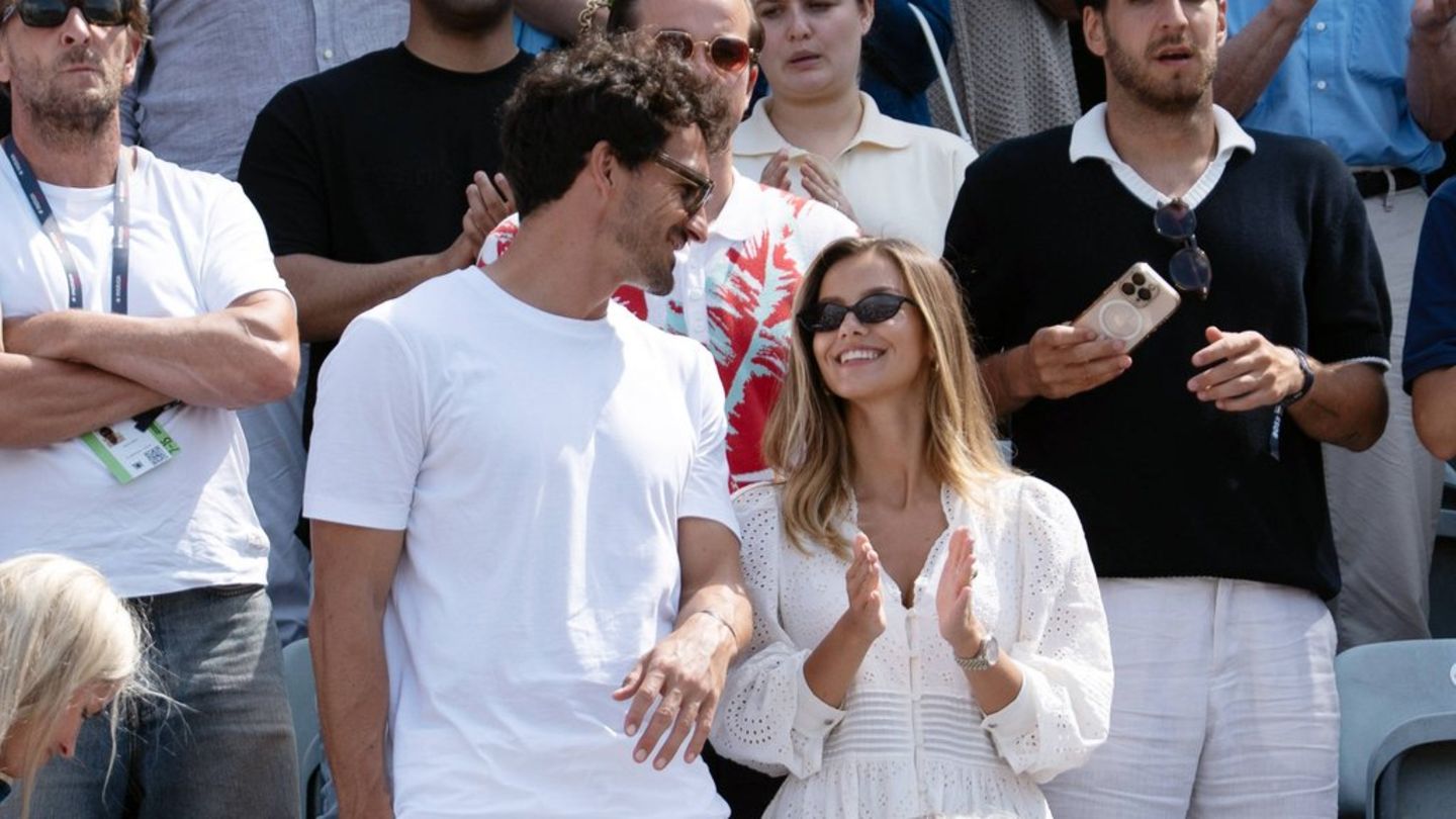 Mats Hummels: Turtel appearance with his Nicola