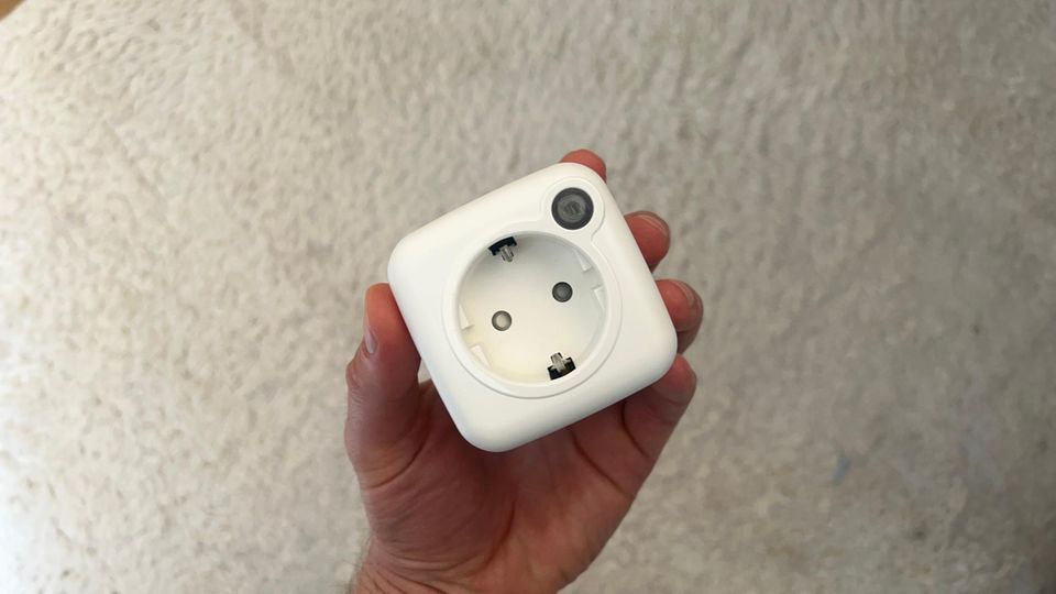 The ON switch of the battery Life Guard is located on the top
