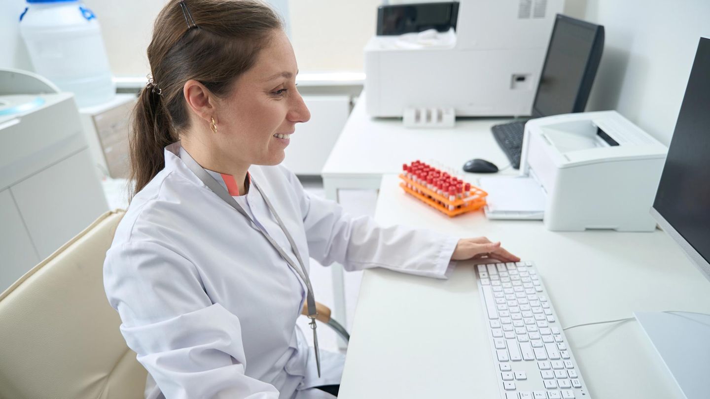 Wir nennen Ihnen ausgezeichnete Kliniken im Bereich Hirntumore