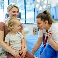 Wir nennen Ihnen ausgezeichnete Kliniken für Kinderchirurgie