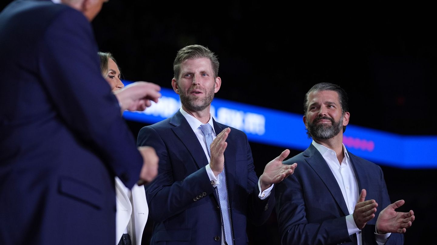Technology: “Trump Mobile”: Presidential sons present cell phone offerings