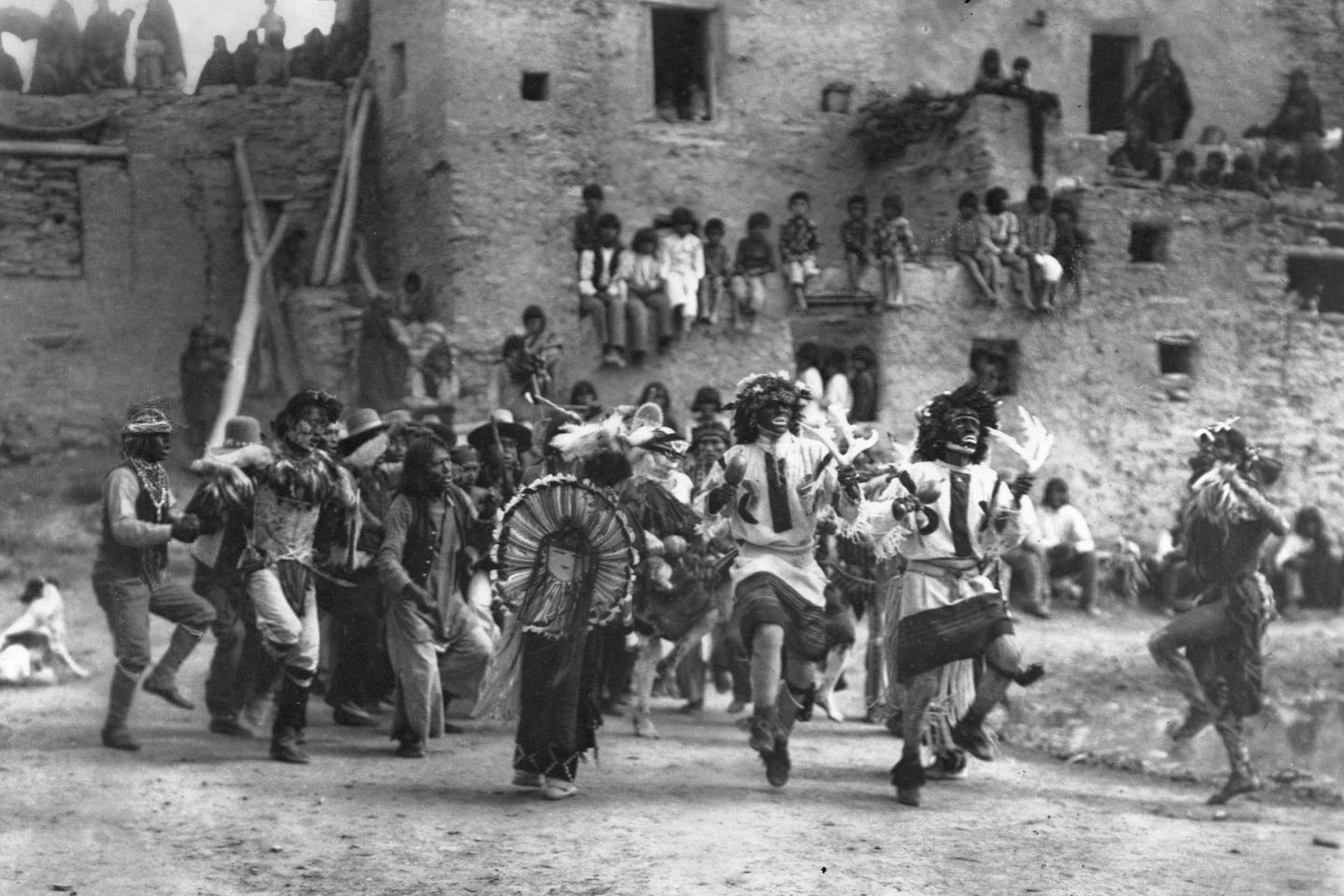 Männer in Arizona beim Büffeltanz, 1921